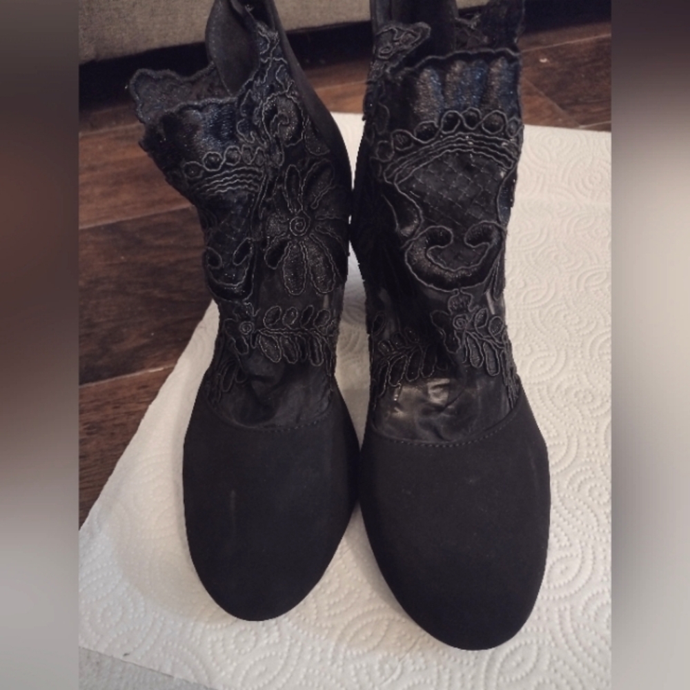 Women's Temu size 37 Dress shoes. In USA size 6.5.